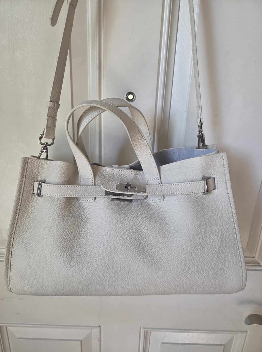 Ecru/White Pebbled Leather Tote/Satchel Handbag. "NWOT"🤍🩶